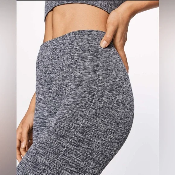 ‼️SOLD ‼️ Lululemon Balance & Resist 7/8 Tight Midnight Navy / White / Psychic - Picture 4 of 9